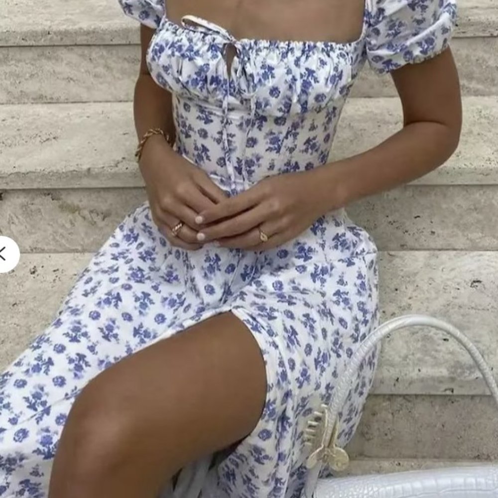 NWOT Nap Style Dress, White with Blue Flowers, Size M